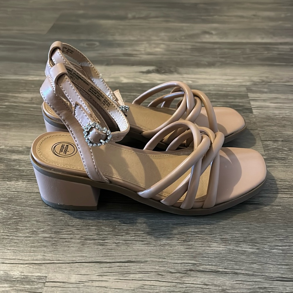 Girls buckle heal sandals size 1